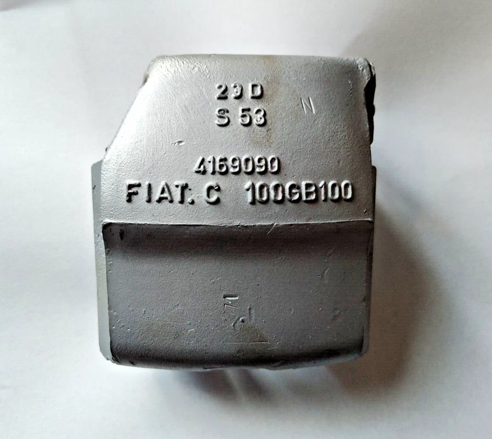 PINZA FRENO DELANTERA DERECHA FIAT 850 SPIDER CUPÉ RECONSTRUIDA Foto 2 de 2