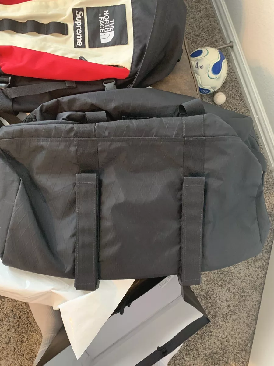 Supreme Duffle Bag Black (FW18) - Authentic - 21 x 12 x 12