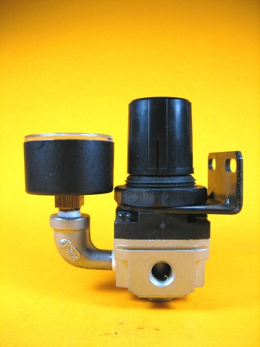 SMC - NAR2000-N01 - Pneumatic Regulator w/9143-06 Gauge, 0-160 psi - Bild 4 von 6