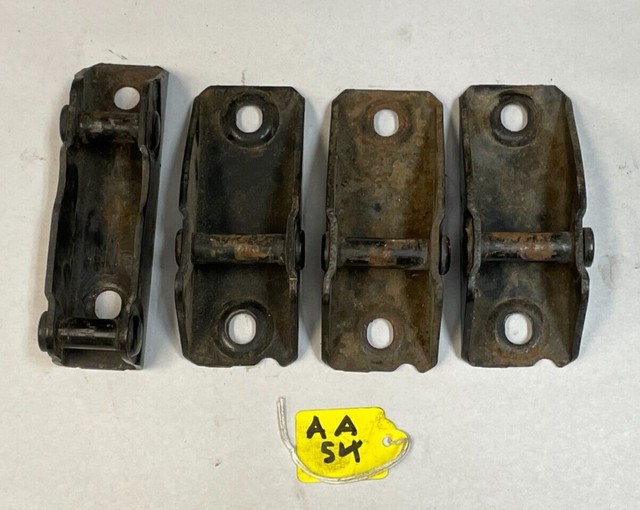 0306 Jeep Wrangler TJ Rear Seat Front Bracket Latch Lock Striker