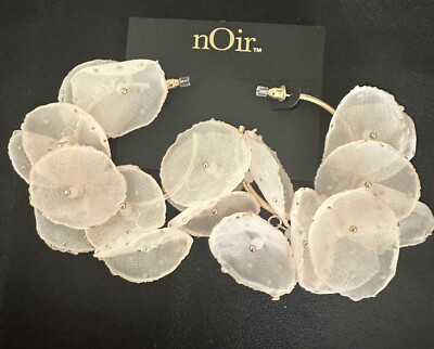 Noir Textile/ Dotted Organza Petals Hoops Delicate Rose