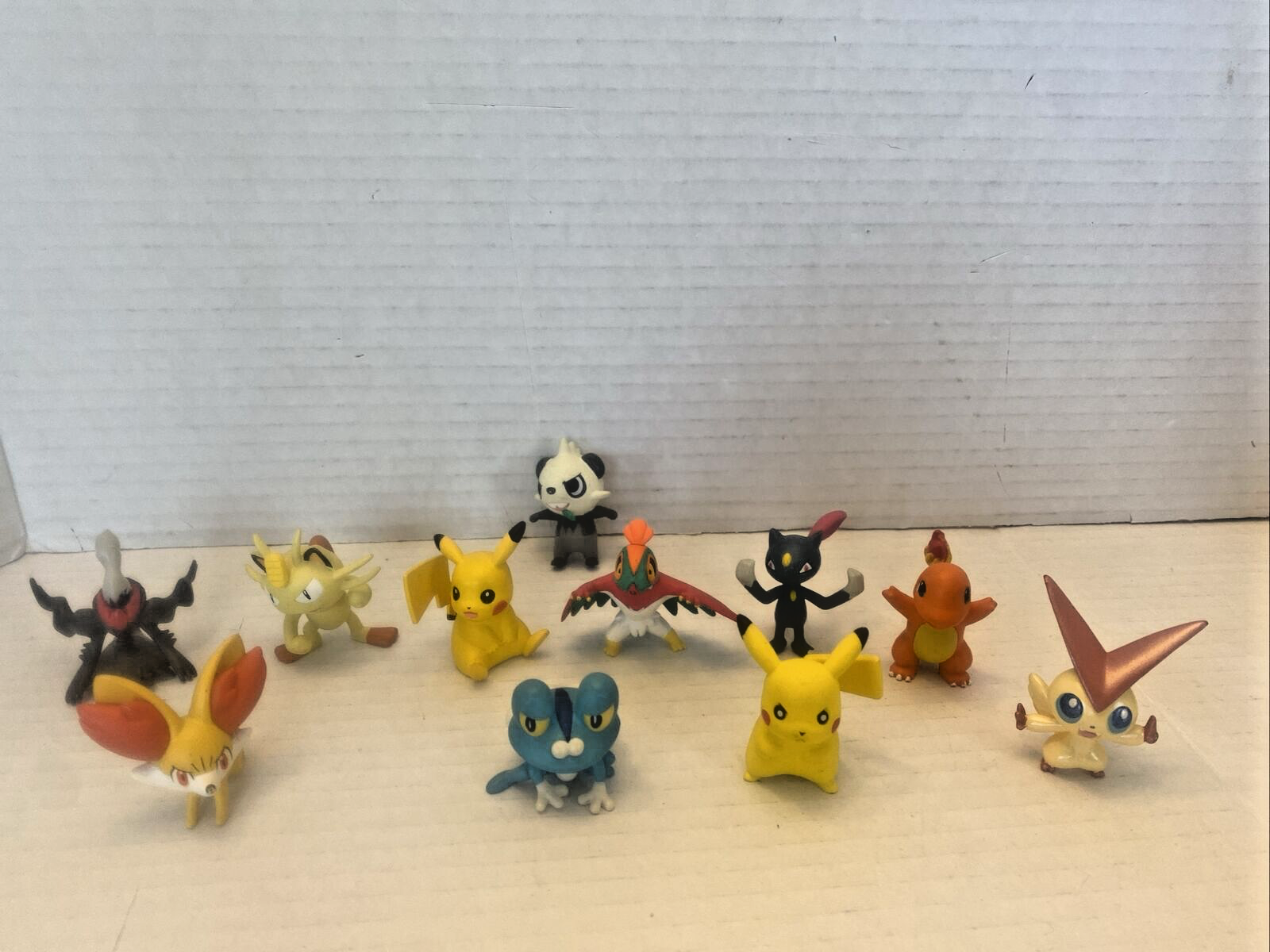 Mixed Lot Of 11 Pokemon Figures Tomy  1  1/2 to 2