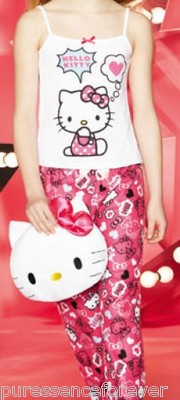 AVON HELLO KITTY MÄDCHEN PYJAMA ROSA/WEISS - Größe 6/7 Jahre (Neu/Sld)