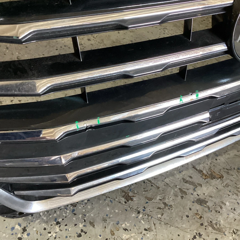 AUDI A5 2018-2019 MONTAJE REJILLA RADIADOR DELANTERO 8W6853651AB OEM Foto 4 de 4