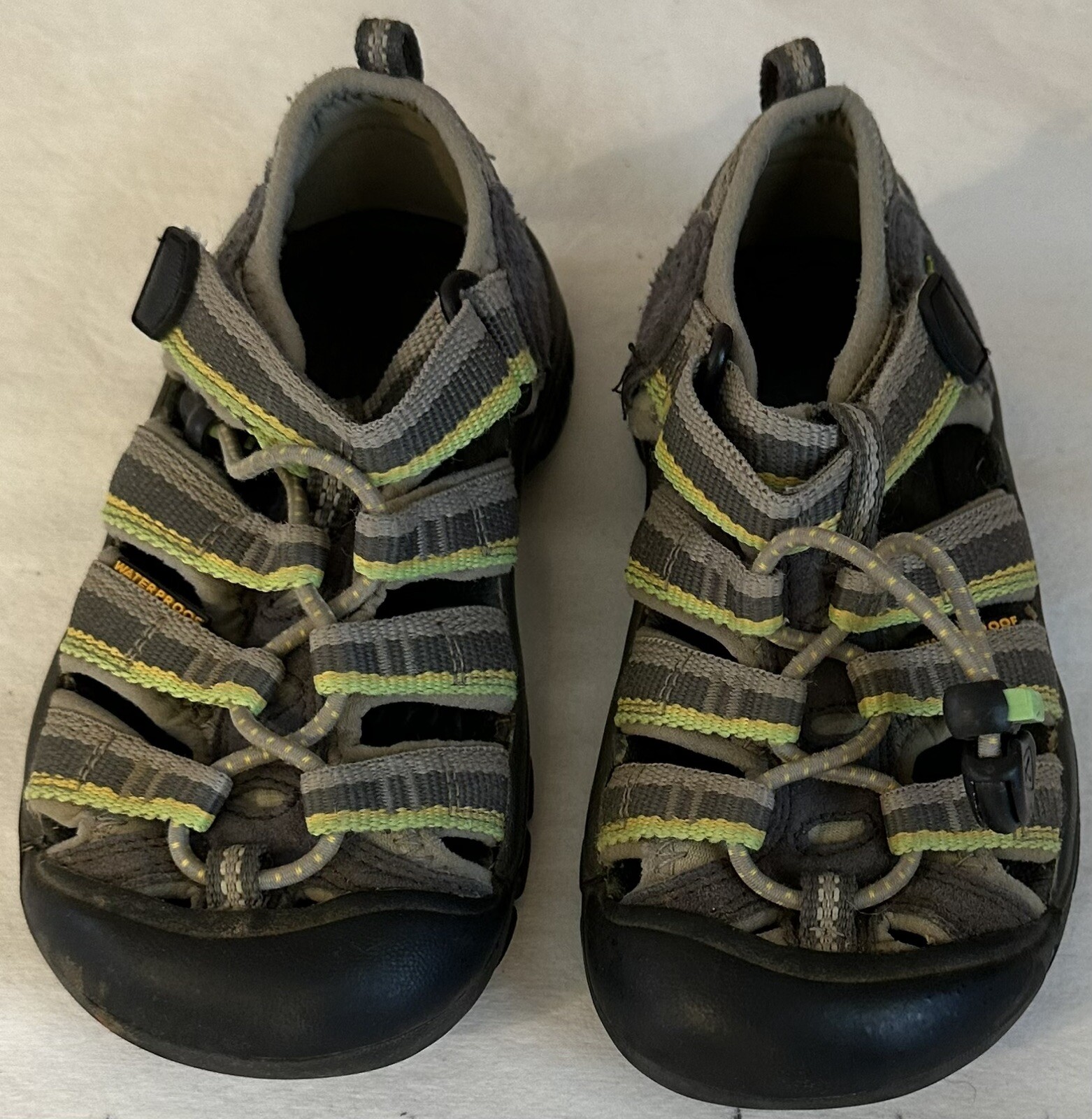 Sandali KEEN taglia 10 bambini verde marrone chiaro impermeabili escursionismo campeggio scarpe da trail boat
