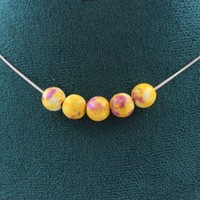 Mineralien Und Edelsteine. Halskette 5 Perlen Jaspis Gelb Violett 8 Mm. Kette