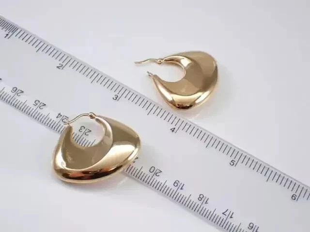 Pendientes de aro Huggie gruesos vintage enchapados en oro amarillo de 14K para mujer Foto 4 de 4