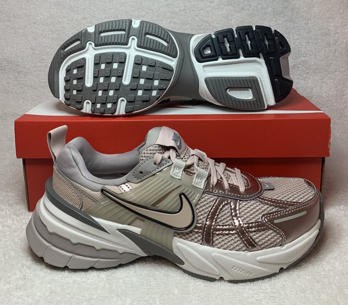 NIKE V2K RUN RUNNING SHOES SNEAKERS WOMEN'S SIZE 7.5 PARTICLE