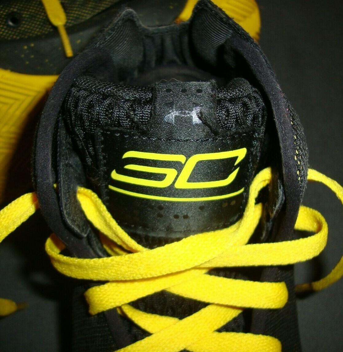 Under Armour Steph Curry Wardell SC Black Yellow Basketball