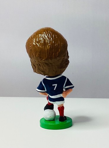 NON CORINTHIAN GORDON STRACHAN SCOTLAND 1986 WC CUSTOM REPAINT PROSTAR FIGURE - Picture 3 of 4