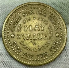 rare SHOWBIZ PIZZA PLACE TOKEN BRASS Chuck E Cheese small oc under "value"