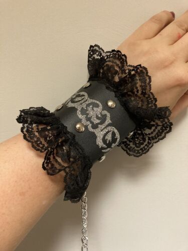 Kunstleder & Spitze Handschellen Handgelenk Manschetten & Augenfalten Maske versautes lustiges Geschenk - Bild 2 von 5