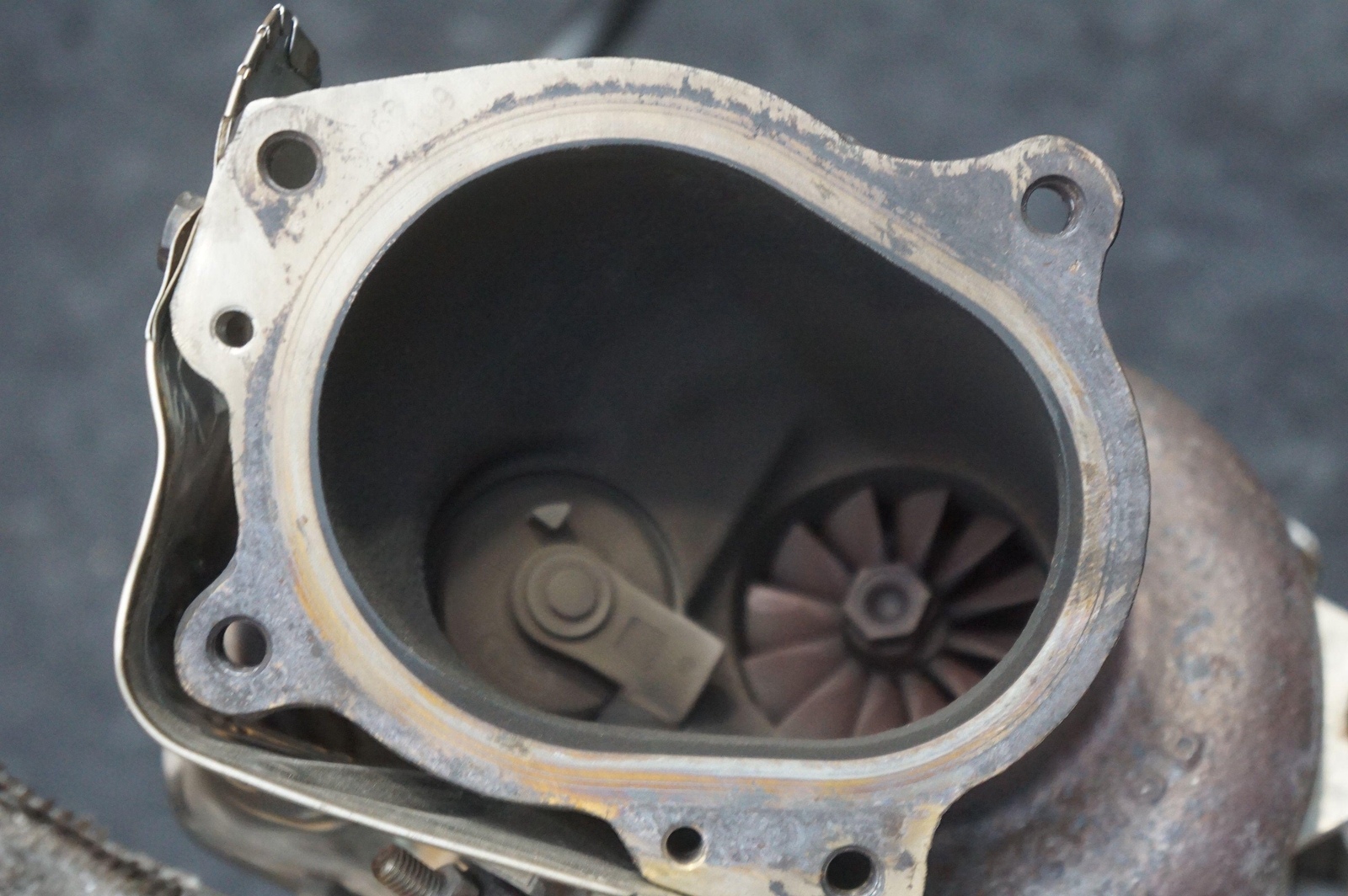 Right Turbo Turbocharger OEM 07C145061AA Bentley Continental Flying Spur 2006