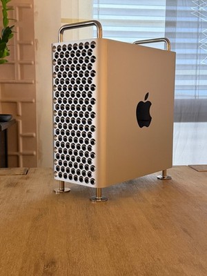 Apple Mac Pro 7.1 2019 A1991 XEON 12-Core 3,3 GHz  96GB Ram 1 TB SSD OS 26 TaHoe