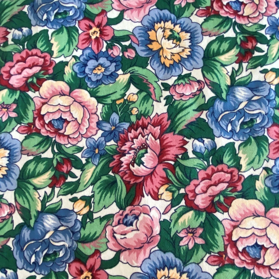 Tela floral de algodón de peso pesado para decoración del hogar empacada de 2 años Foto 2 de 4