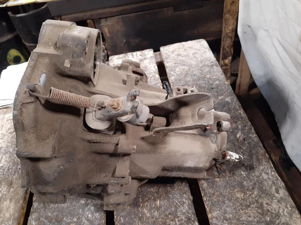 Manual Transmission 4 Speed Fits 91-96 TERCEL 2133105 - Image 2 of 4