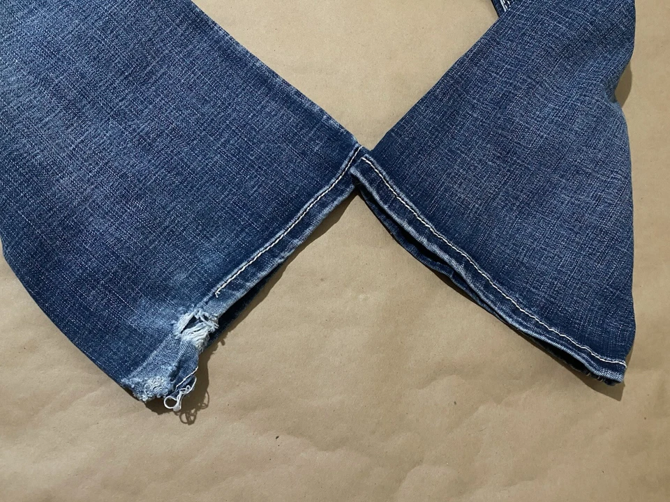 Pantalones de mezclilla para mujer LA Idol Baddazzled Bootcut talla 11 tiro medio 11x31 azul Foto 3 de 4