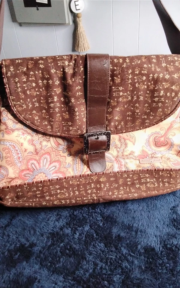 Isabella's Journey Bolso Grande Boho Bolso Floral EXCELENTE ESTADO Foto 2 de 4