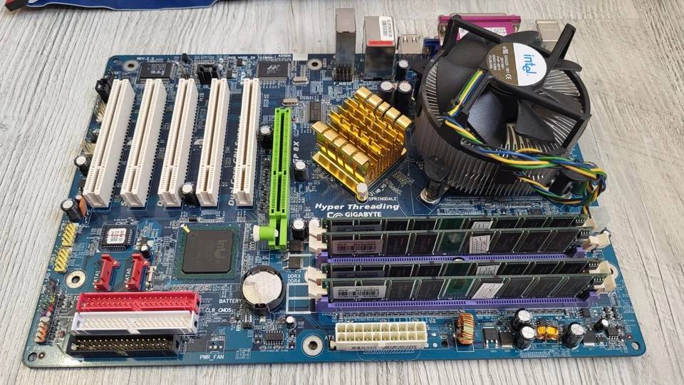 Carte Mère Gigabyte GA-8I865G775-G + Pentium 4 3GHz + RAM 2Go + Extras - Photo 4/4
