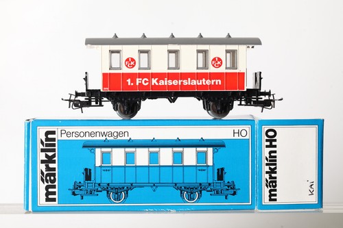Märklin H0 Fußball Personenwagen rot weiß 1. FC Kaiserslautern  in OVP (343292) | Condition: Gebraucht