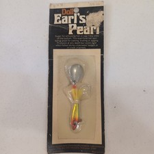 Doll Earl's Pearl Fishing Lure Lead Head Tail Spin Bait RARE On Card 2"
