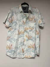 Rip Curl Men s Floral Short Sleeve Button Up Size L beachy