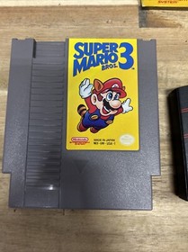 Super Mario Bros. 3 (Nintendo NES, 1990) con estuche y funda. Redmond 3 tornillos