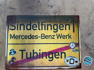 Sindelfingen Mercedes Benz Verkehrsschild rostig verwittert getragen German Germany