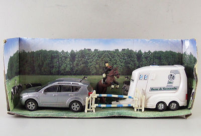 ANCIENNE BOITE TRANSPORT CHEVAL, voiture, van, cavalier, obstacle