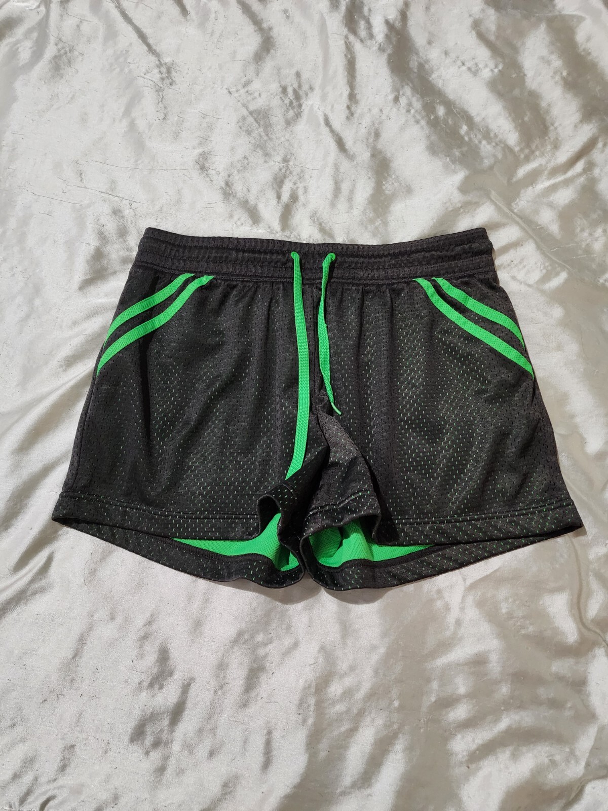 Pantaloncini sportivi da donna Fila Sport grigi e verdi in rete prestazioni taglia media