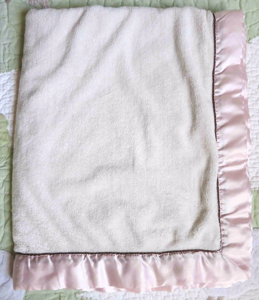 Mantas y más allá de felpa blanca con sherpa rosa con borde satinado manta bebé niña en muy buena condición Foto 2 de 3