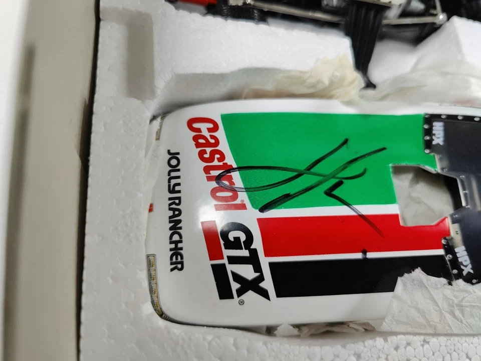 Coche divertido Oldsmobile 1994 John Force Castrol 1/24 Action Racing firmado Foto 2 de 3