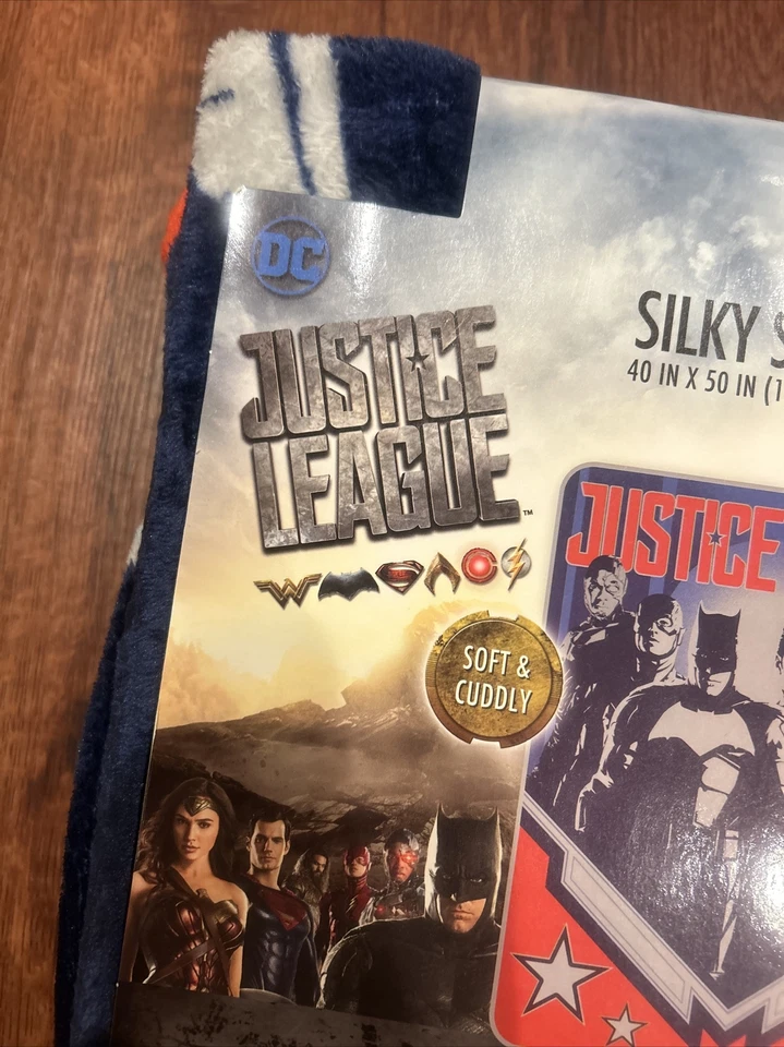 JUSTICE LEAGUE Cobertor de Lança Sedoso Macio Fofinho DC Comics 40"x50" NOVO FRETE GRÁTIS - Imagem 3 de 4