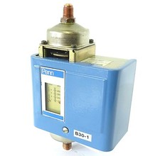 Differenzdruckschalter PENN P74DA-9300 Differential Pressure Switch 0,6...4,8bar
