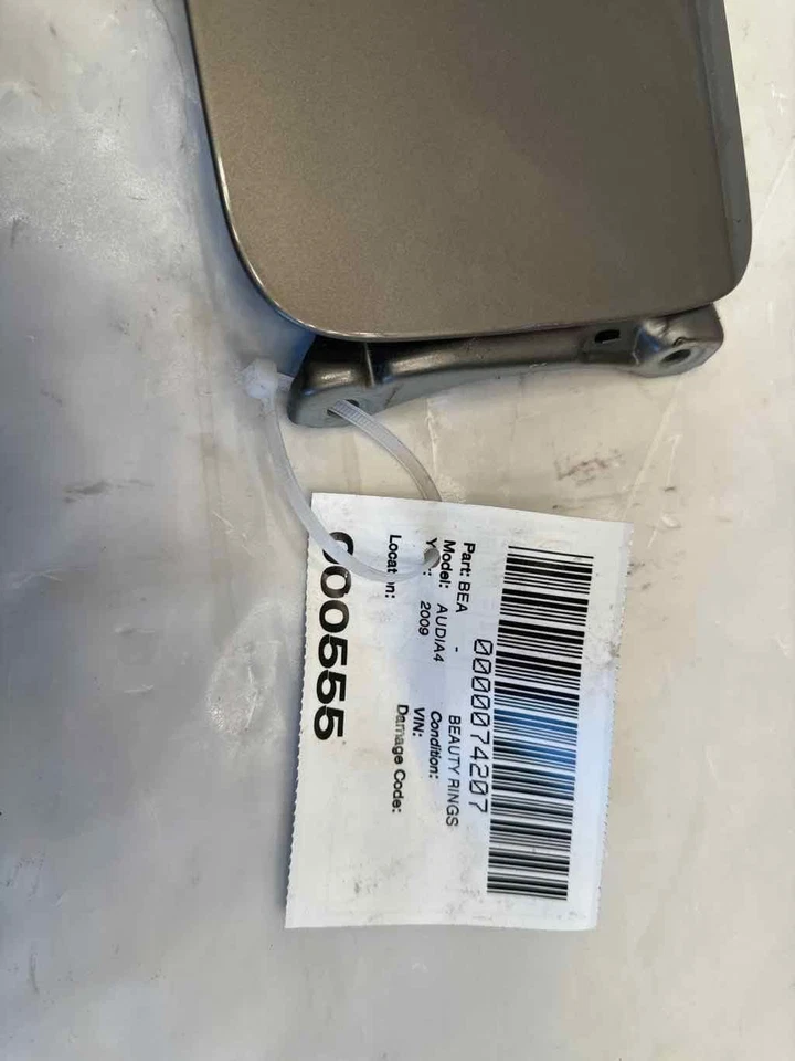 AUDI A4 2003-2009 cuarto trasero montado en panel combustible gas tapa de llenado puerta tanque gasolina Foto 2 de 4