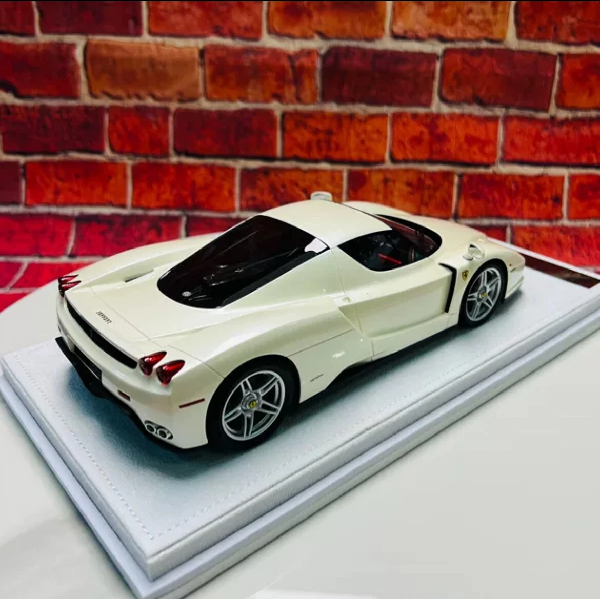 Gavin 1/18 Ferrari Enzo (Pearl White) Resin Car Model