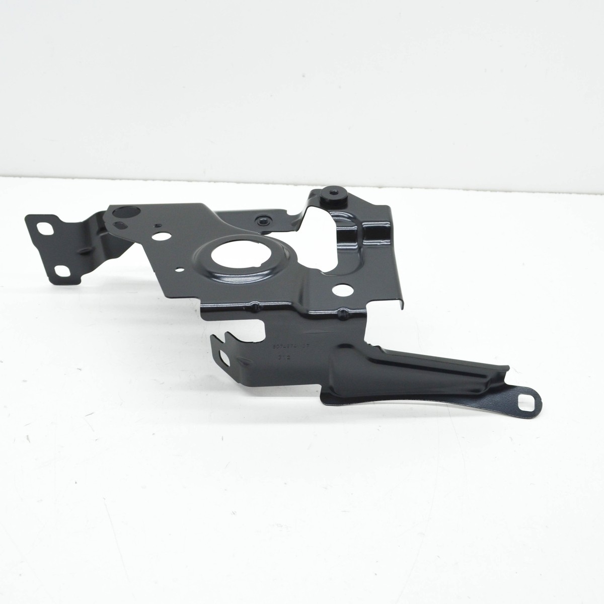 BMW M4 Coupe G82 Front Right Fender Holder 41008082032 8082032 NEW 