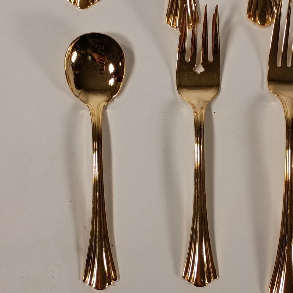 Luxury Gold Tone Flatware Set 12 Piece Service for 4 Cutlery Utensils In Case - Image 4 of 4