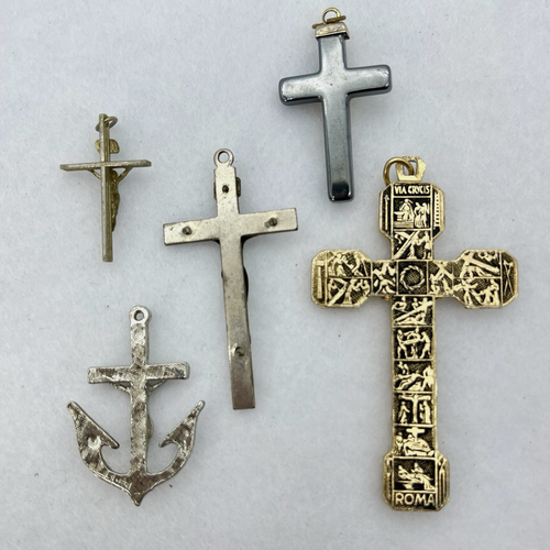 21 pc Vintage Religious Catholic Crucifix Lot –Cross Pendants Rosary Parts Italy - Picture 9 of 9