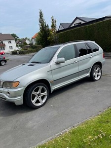 BMW X5  4,4  Automatik Benzin