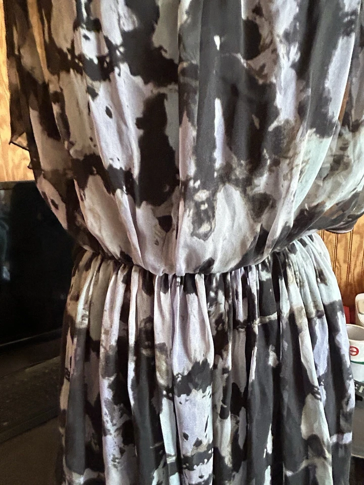 Vestido Akiko de seda preto cinza fada gótico fluido tamanho P cintura alta mini - Imagem 4 de 4