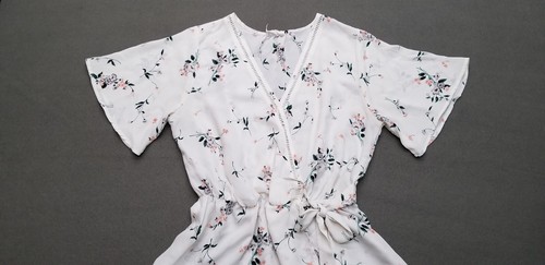 Sienna Sky V-Neck Floral Top White , Size M, Short Sleeve - Picture 2 of 12