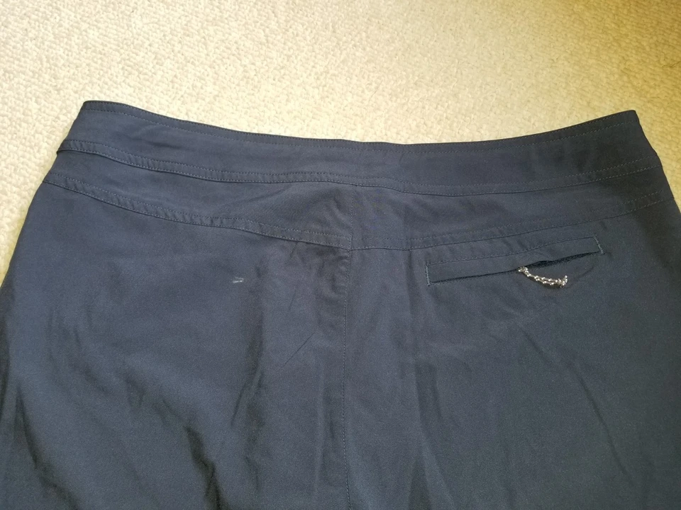 Pantalones cortos para mujer nuevos sin etiquetas - EMS EAST MOUNTAIN SPORTS - rendimiento elástico azul marino - L Foto 4 de 4