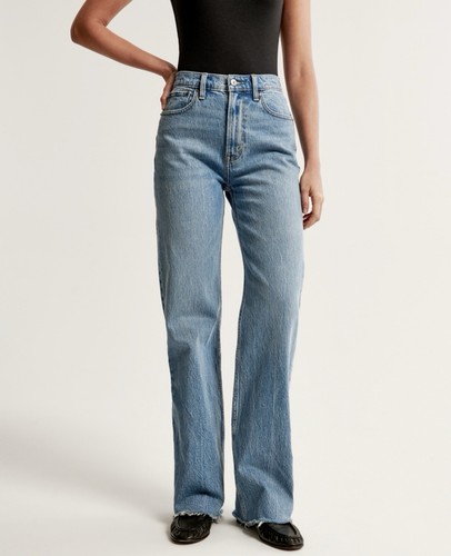 Abercrombie & Fitch 90’s Relaxed Jean High Rise Medium Wash 28 / 6 Reg