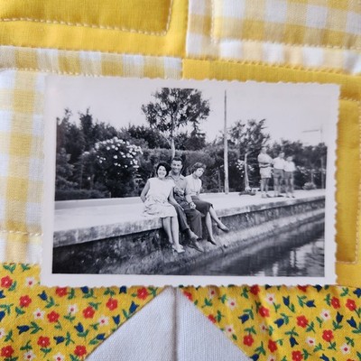VTG 1950s Snapshot Photo Lake Garda Sirmione Italy Friends 1956