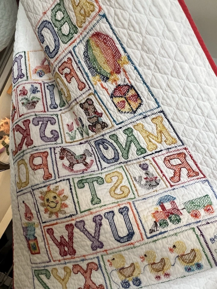 Cobertor de alfabeto de punto de cruz hecho a mano vintage - Edredón ligero para cama infantil Foto 4 de 4