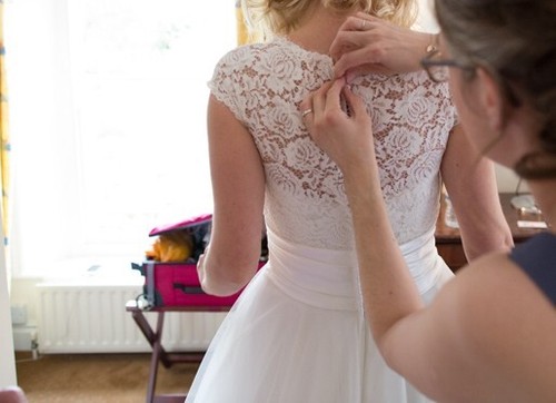 Beautiful tulle, satin and lace wedding dress size 12-14 used (name: White Rose) - Picture 4 of 4