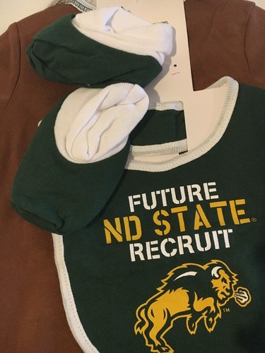 North Dakota State Bison - Baby Gift - Bodysuit Bib Footsies 6-9 Month Football - Picture 7 of 8