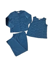 Vintage Teal 3 pc suit sleeveless tank pants and a jacket. Size 12 USA poly￼￼