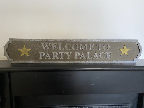 SALE 80cm Welcome To Party Palace Wood Vintage Display Pub Shed Road Street Sign - Picture 2 of 4